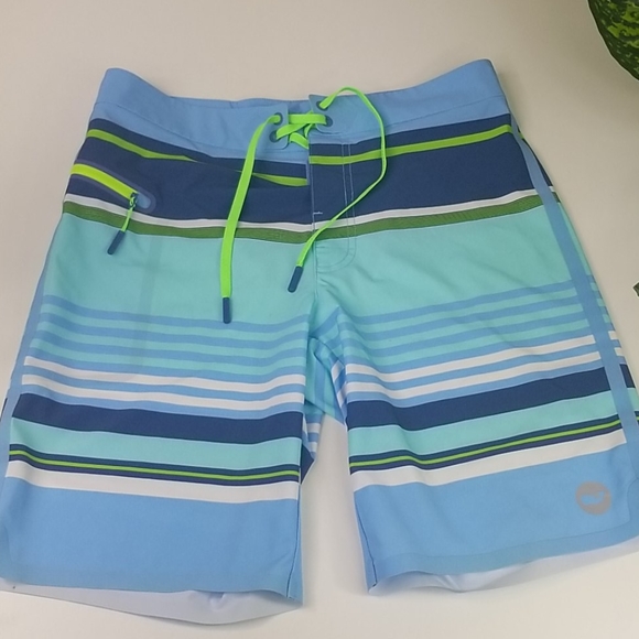 Vineyard Vines Other - Vinyard Vines Boys Medium Shorts 28